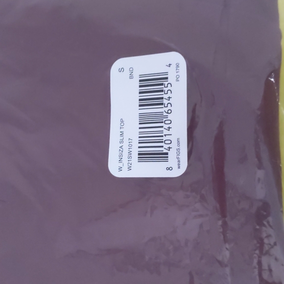 BNWT Figs Insiza Slim Scrubs Top Burgundy Size Small - Picture 3 of 4